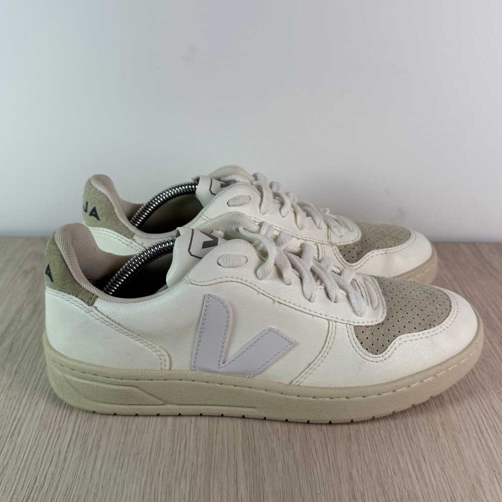 Veja V-10 Sneakers Extra White Sahara Leather Suede Low Top Womens Size 7 EUR 38
